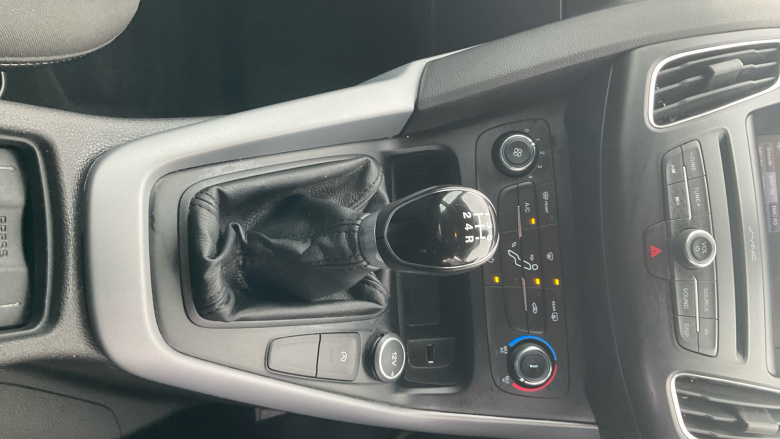 Ford Focus 1.0 EcoBoost Zetec 5dr Petrol Hatchback